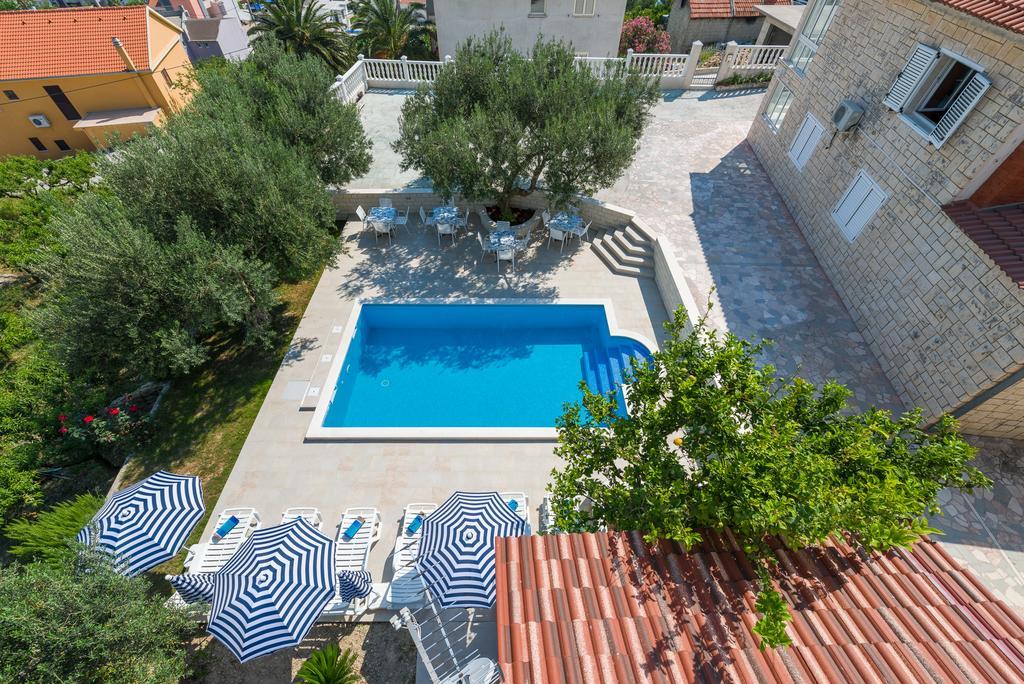 Villa Tomasovic With Pool In Подстрана Экстерьер фото