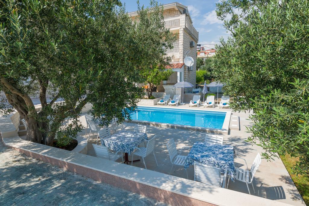 Villa Tomasovic With Pool In Подстрана Экстерьер фото